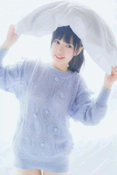 女人为什么喜欢双腿交叉站立，女孩双腿交叉站立是什么意思