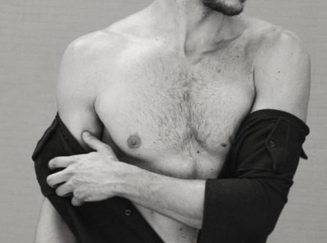 胸口有毛的男人能交往吗，肚子胸口有毛的男人代表什么