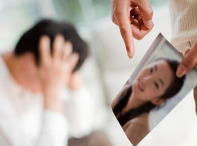 老公从来不亲老婆嘴巴,老公不愿意亲老婆的嘴说明什么