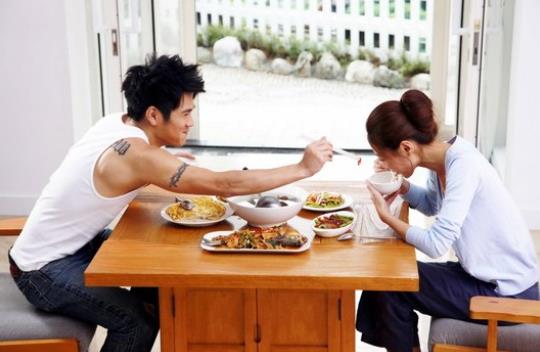 老公会夹你喜欢的东西给你吃吗