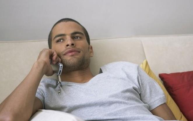 为什么半夜醒来喜欢和男朋友打电话,男朋友每次睡前都要我打电话给他