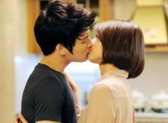 老公总是想亲我是什么原因，什么情况下女人才会愿意跟你接吻