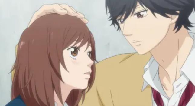 晚上睡觉感觉到他摸我额头和头顶，是关心我吗