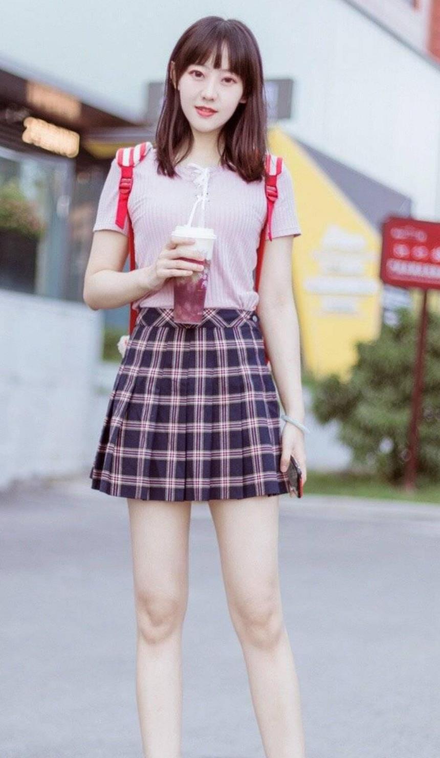 女生长腿短裙搭配图片111