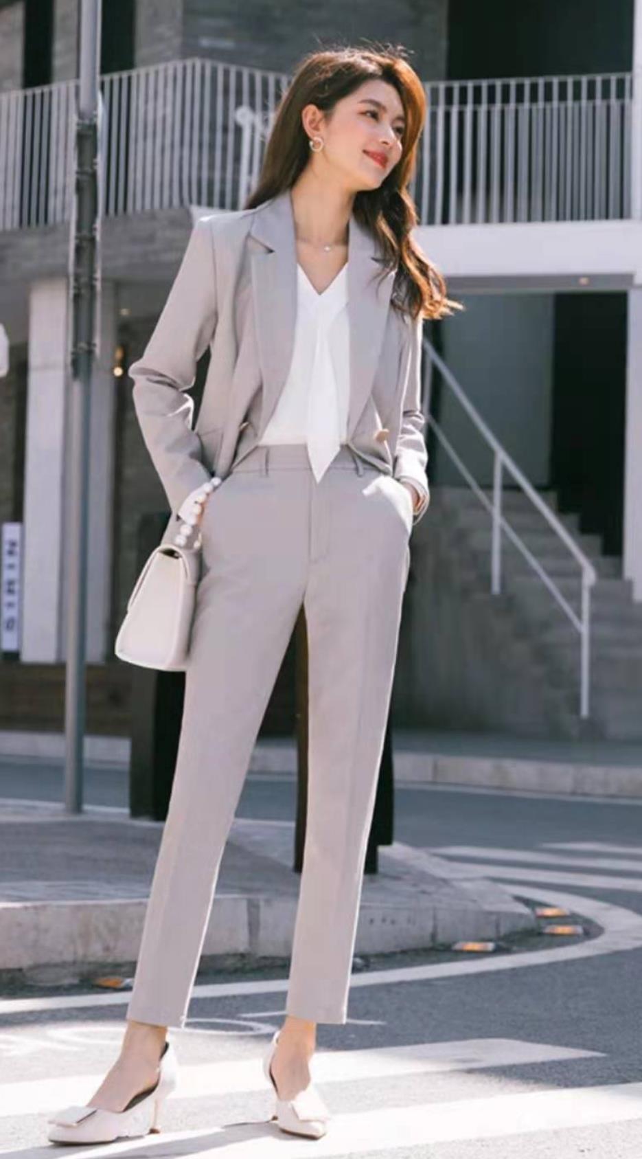 成熟韵味的女人职业装,成熟有韵味的女人穿衣搭配