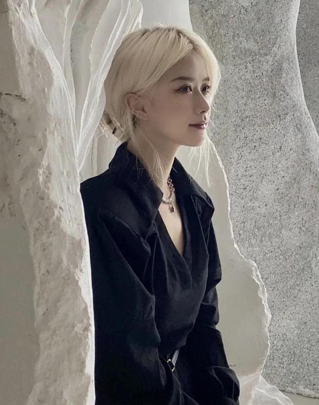 自信独立霸气女人图片,女人自信霸气的图片