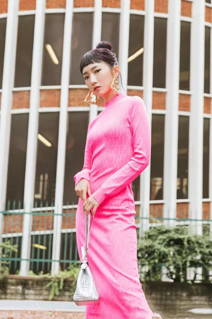黑羽绒服配什么围巾,羽绒服最忌讳的三种颜色