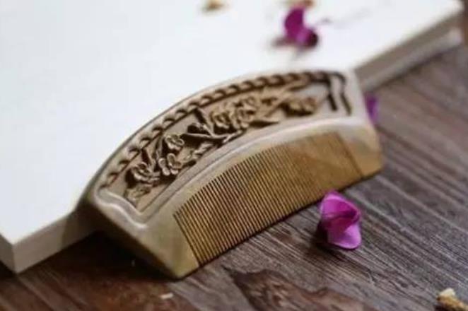 送梳子的寓意是什么,檀木梳子不能随便送人吗