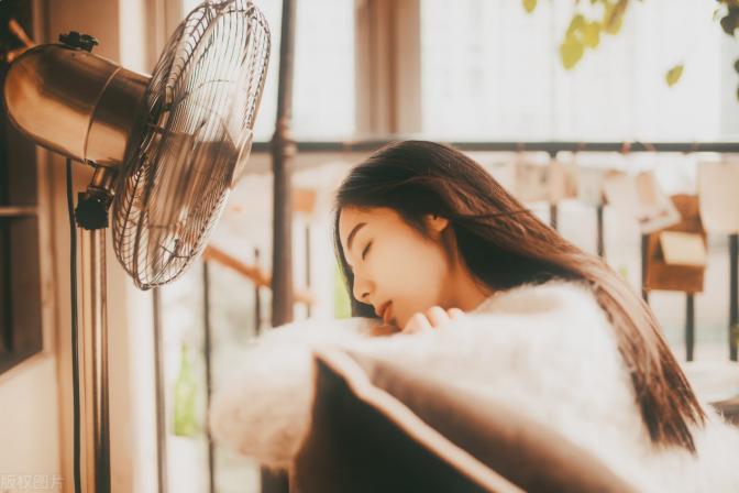 男人喜欢给女人拍照是什么意思，喜欢拍照的男人是什么性格