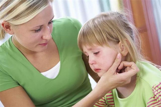 小孩一受委屈就哭怎么办，为什么受委屈特别容易哭