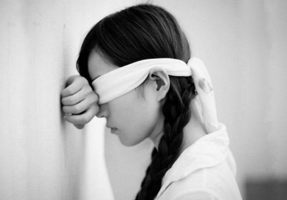 如何克服在意别人眼光,太过在意别人的眼光怎么克服