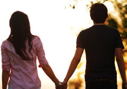 为什么巨蟹容易撩天蝎,巨蟹男深爱哪种女人