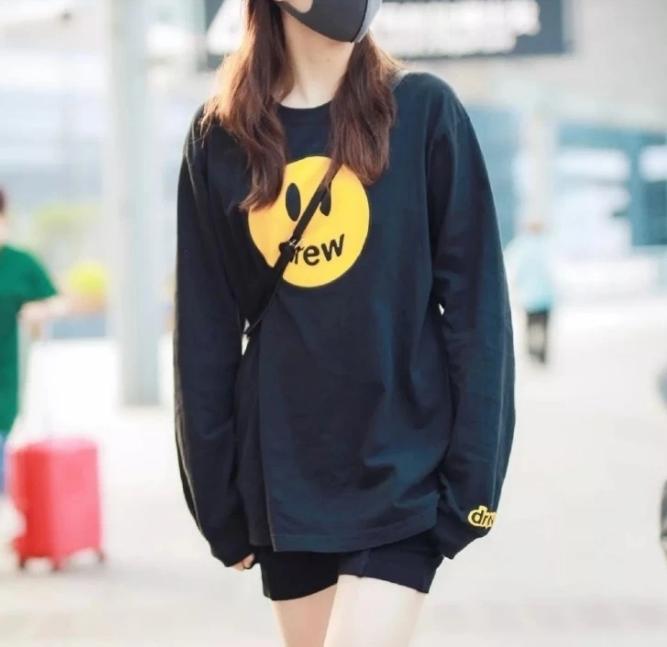 买卫衣选什么颜色最好,卫衣哪个颜色最洋气