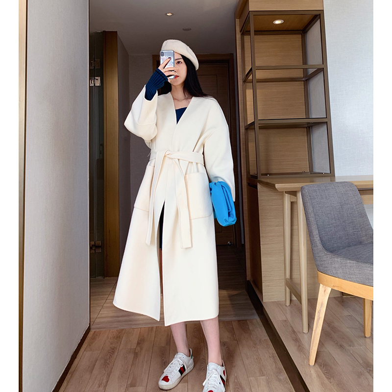买大衣买什么料子的好,亮面羽绒服适合哪些人