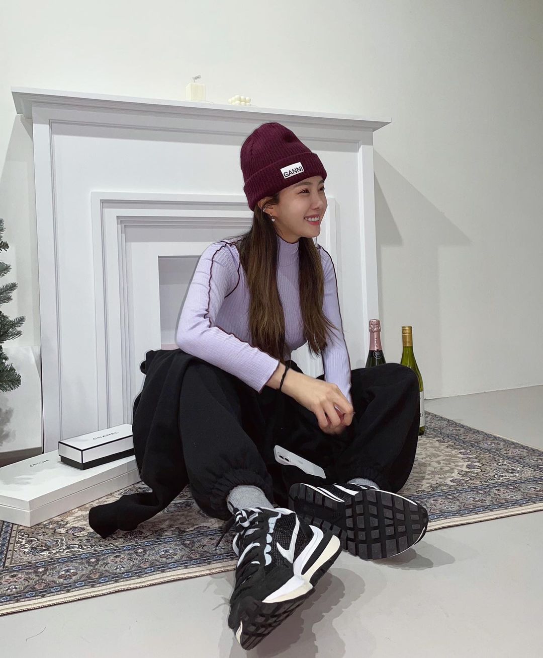 紫色连衣裙配什么颜色外套好看,紫色配哪5种颜色好看