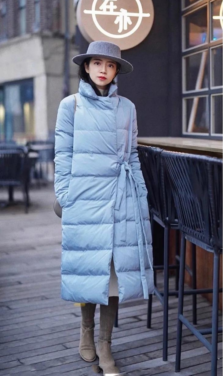 羽绒服买黑色还是米白色,羽绒服哪个颜色最耐看