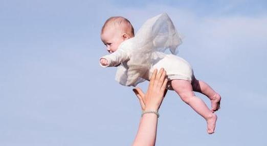 婴儿聪明10个征兆,婴儿聪明有几大表现