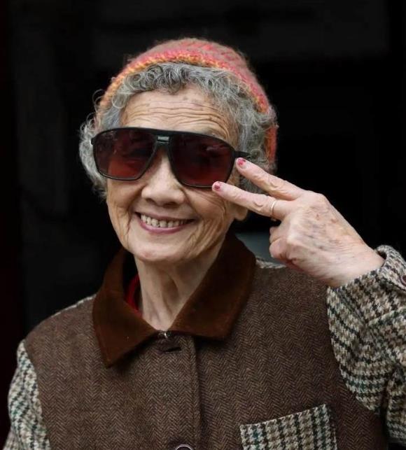 70岁老太太穿什么衣服好看,70岁老太太的穿搭分享