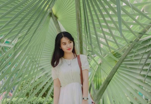 下意识摸鼻子代表什么,频繁摸鼻子是什么心理