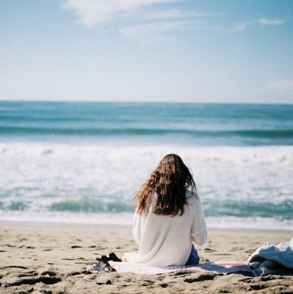 女人图片伤感背影孤独唯美图片
