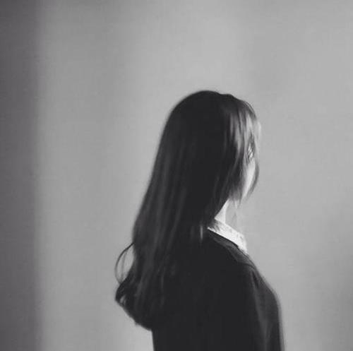 女人图片伤感背影孤独唯美图片