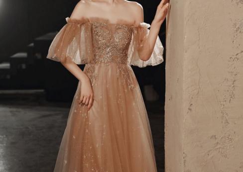 婚礼三套衣服一般顺序是什么,婚纱里面穿什么打底好看