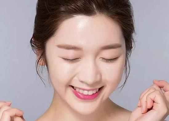 精华和爽肤水先用哪个，精华和面霜哪个更有必要用