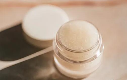 精华和爽肤水先用哪个，精华和面霜哪个更有必要用