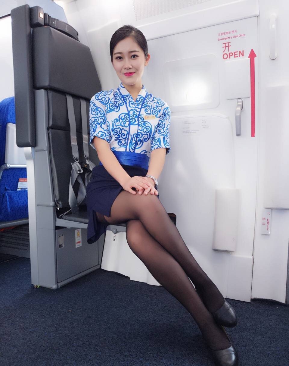 空姐鞋为什么露脚背,空姐的鞋为什么是圆的