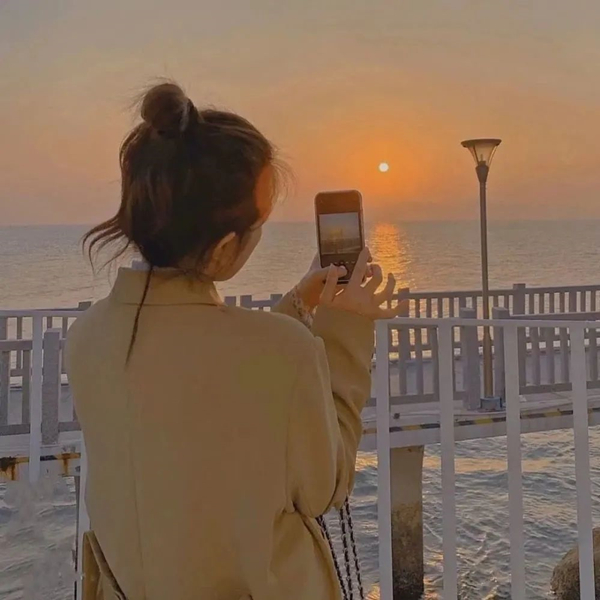 成熟女人背影图片伤感