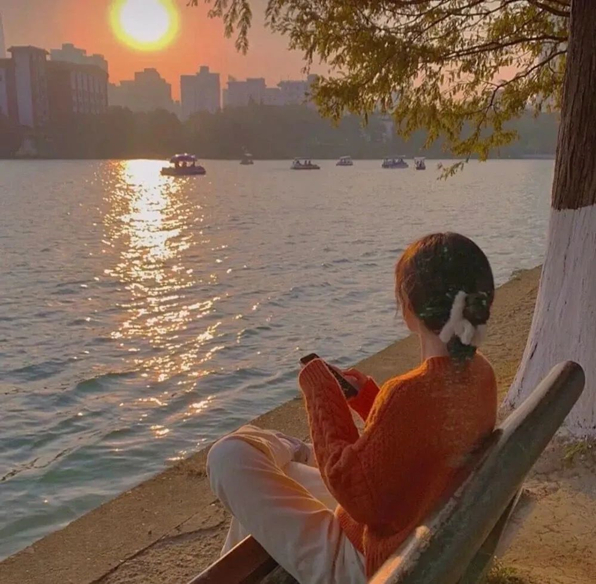 成熟女人背影图片伤感