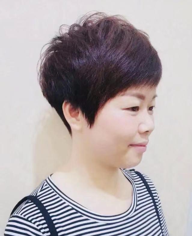 脖子有几厘米才是天鹅颈,天鹅颈和普通颈对比图