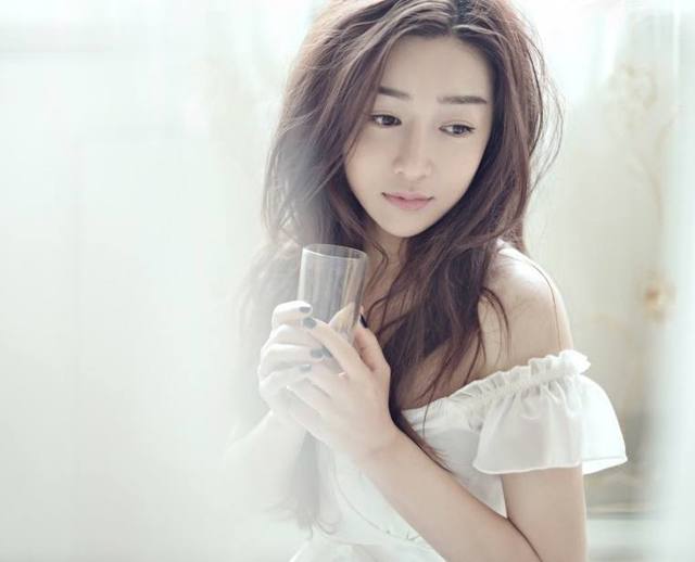 女人味到底体现在哪里,什么样的女生才算有女人味