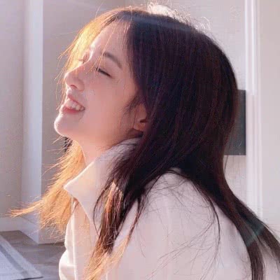 圆脸怎么拍照不显脸圆,圆脸适合什么拍照姿势