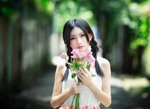 女生想深入交往的表现，怎么判断女生愿意和你交往