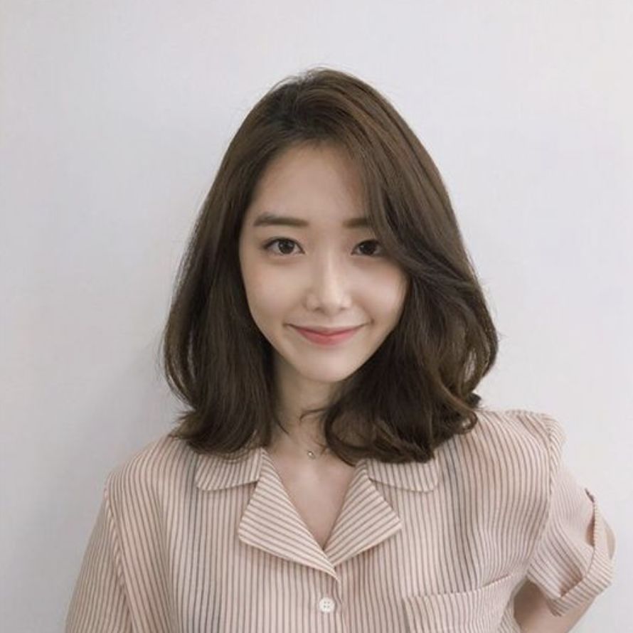 骨架大肩宽怎么穿搭，骨架大肩宽适合短发吗