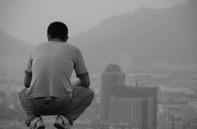 对生活无奈心累的图片,男人心里委屈压抑憋屈图片