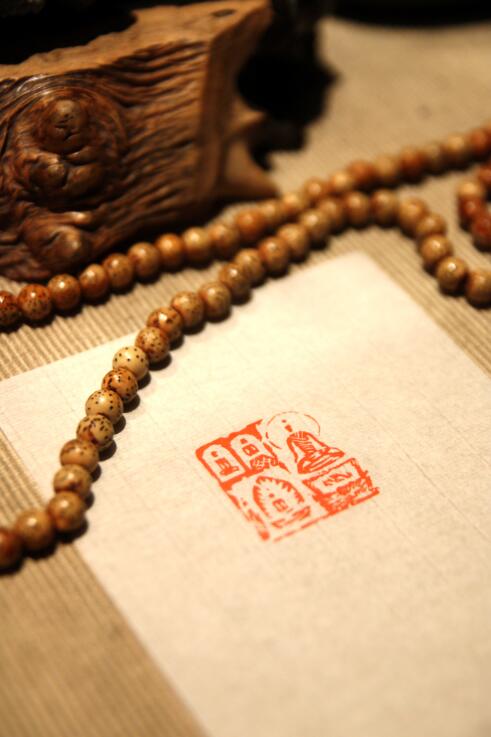 一盏青灯伴古佛的图片