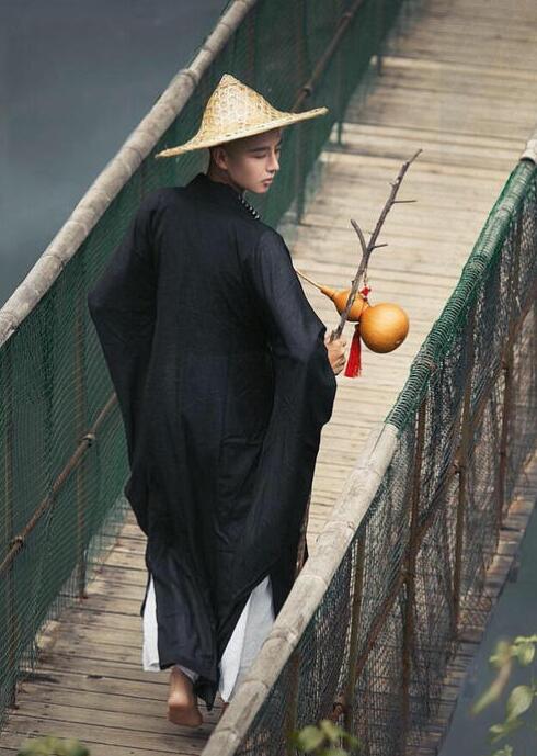 一盏青灯伴古佛的图片