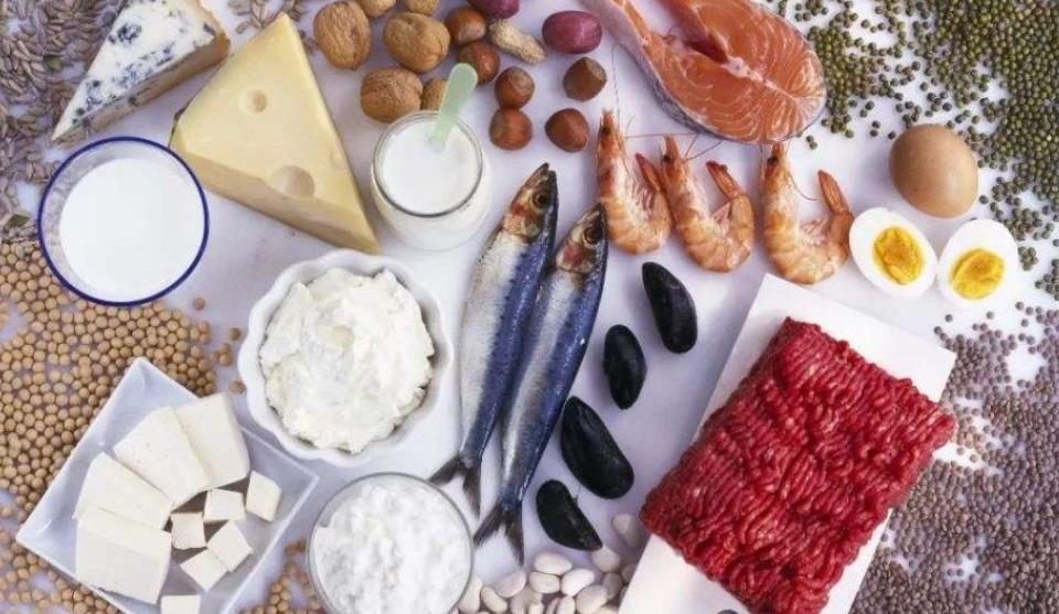 头发白要多吃什么水果,头发白在饮食上吃什么食物和水果