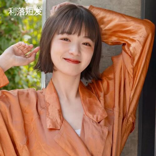 大圆脸的胖女人发型