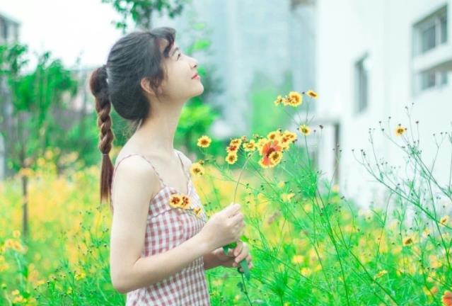 为什么女生对感情犹豫，当女生对感情选择犹豫不决怎么办