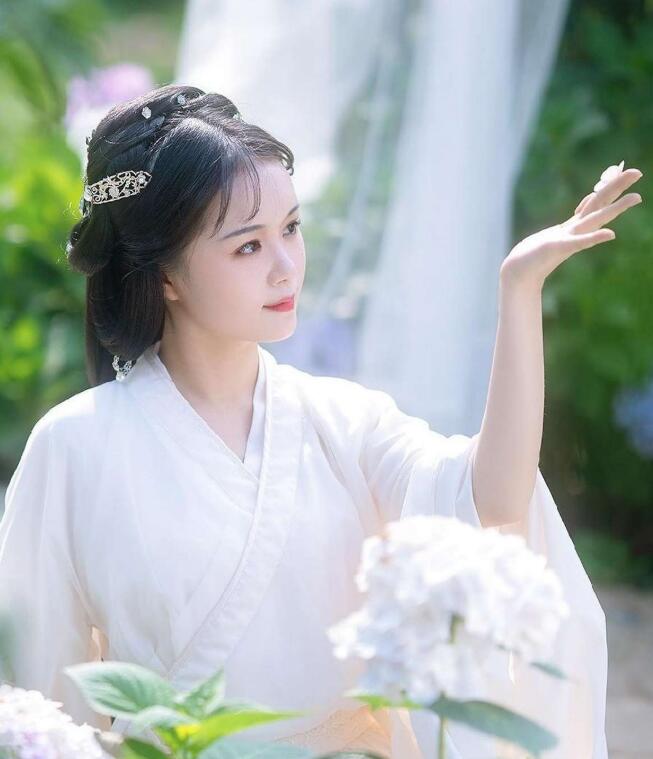 女人无欲无求干净自由配图