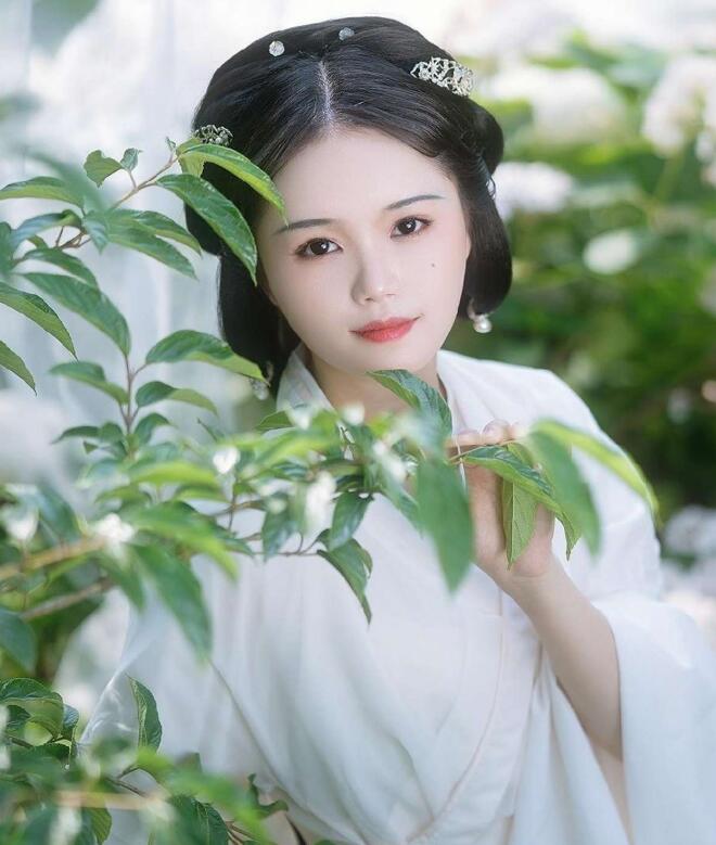 女人无欲无求干净自由配图