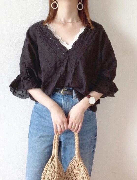 女性蕾丝穿衣搭配图