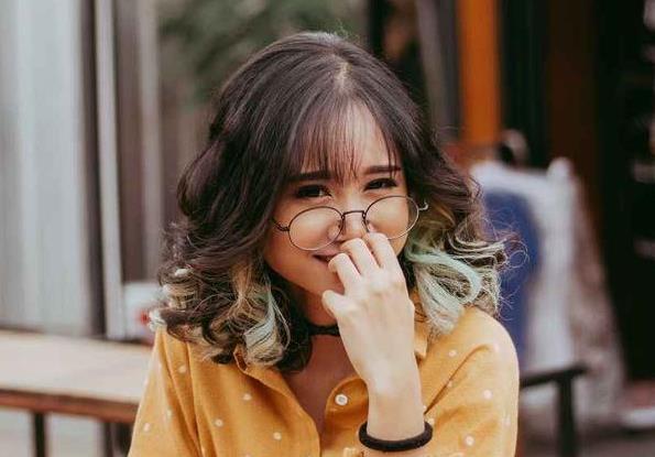 地下情为什么都找熟人，为什么女人都喜欢身边的熟人