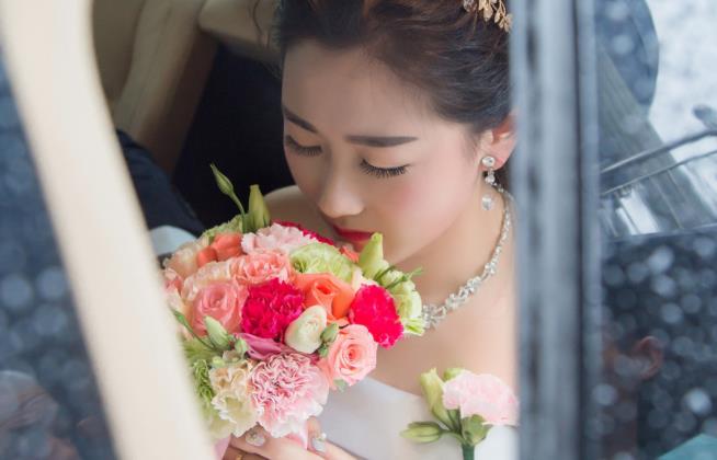 女人二婚和复婚哪个好，对于女人二婚和复婚哪种更幸福