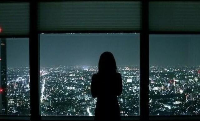 成年人压抑心酸图片