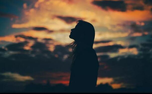 成年人压抑心酸图片,成年人的心酸和无奈的图片