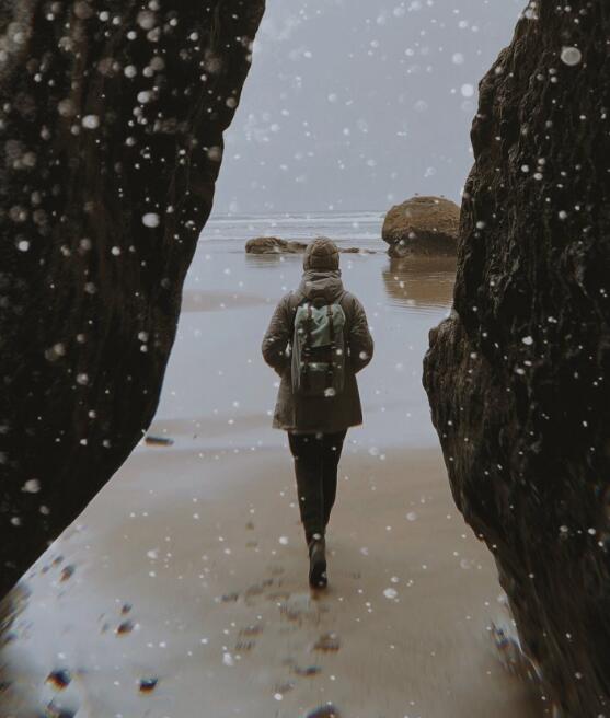 独自承受痛苦的图片